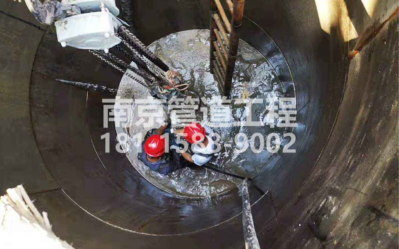 242大影壁污水池清理