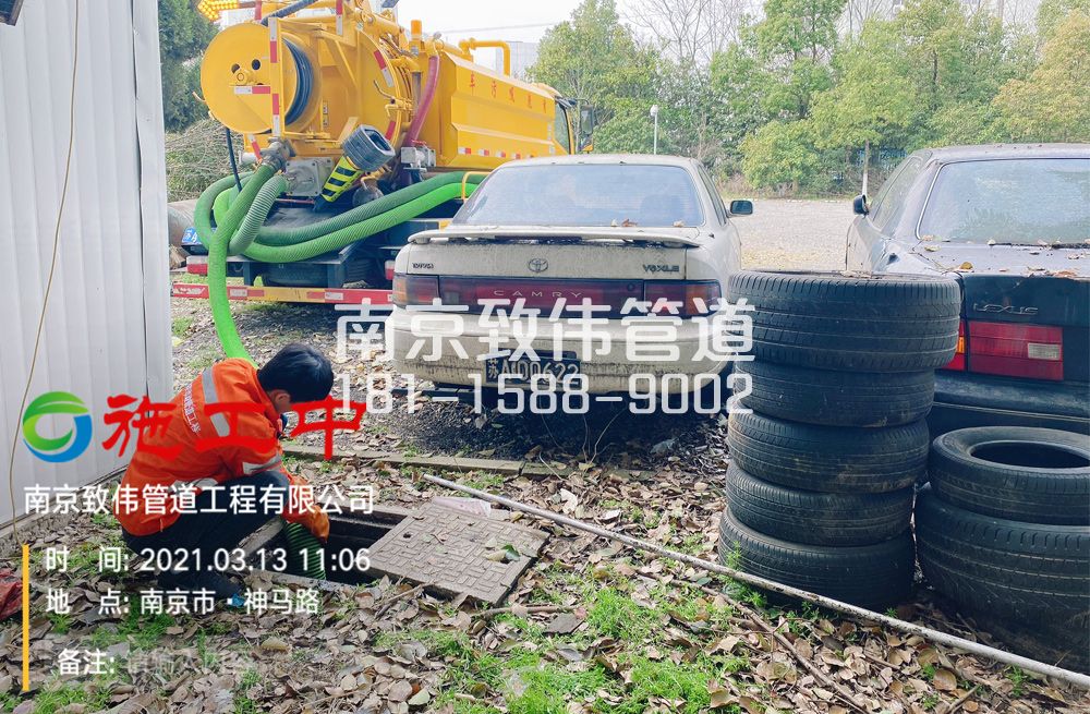321大影壁工厂清掏化粪池